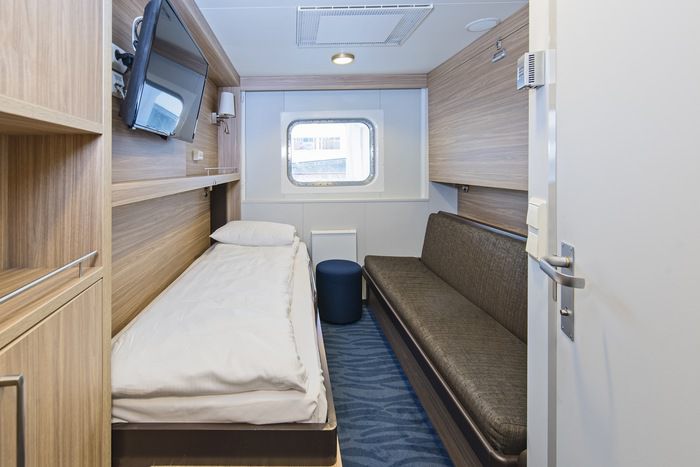Polar Outside | Triple on promenade or upper deck with window